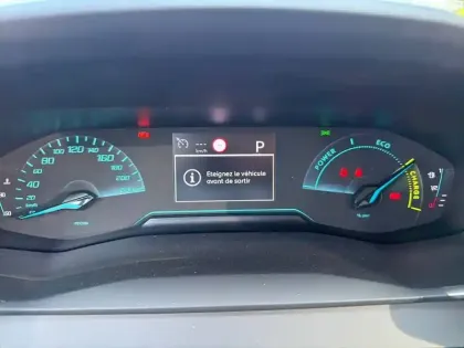 Photo 8 Peugeot 2008  Hybrid 110 e-DCS6