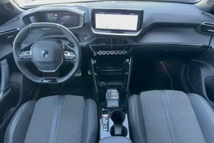 Photo 9 Peugeot 2008  Electrique 54 kWh 156 ch