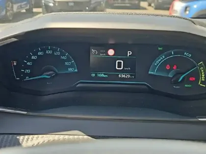 Photo 9 Peugeot 208  Electrique 50 kWh 136ch