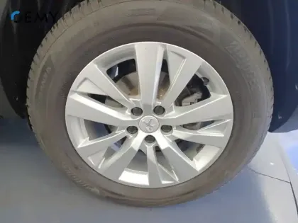 Photo 10 Peugeot 5008  PureTech 130ch S&S EAT8