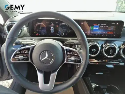 Photo 12 Mercedes Classe A  180 d 8G-DCT