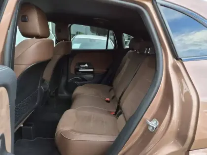 Photo 9 Mercedes GLA  200 d 8G-DCT