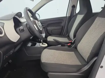 Photo 29 Renault Twingo  III E-Tech