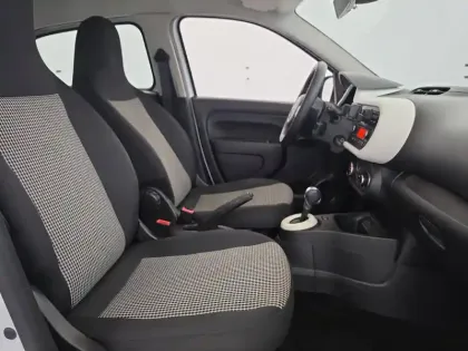 Photo 30 Renault Twingo  III E-Tech
