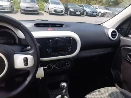 Photo 9 Renault Twingo  III E-Tech