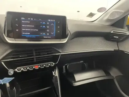 Photo 27 Peugeot 208  PureTech 75 S&S BVM5