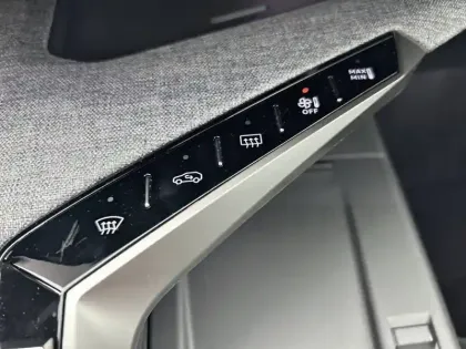 Photo 35 Peugeot 5008  Hybrid 145 ch e-DCS6