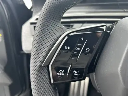 Photo 24 Peugeot 5008  Hybrid 145 ch e-DCS6