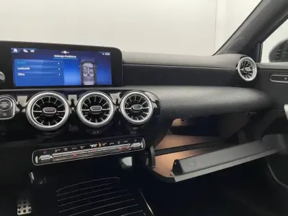 Photo 61 Mercedes Classe A  200 d