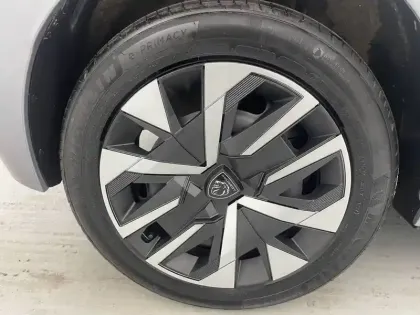 Photo 18 Peugeot 208  PureTech 100 S&S BVM6