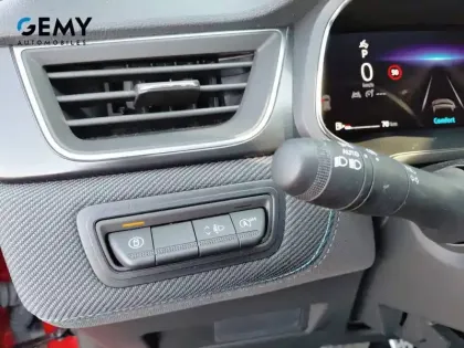 Photo 18 Renault Captur  mild hybrid 160 EDC