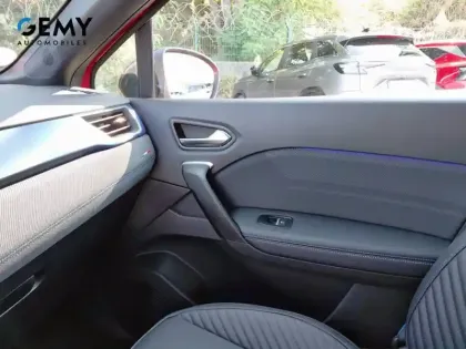 Photo 39 Renault Captur  mild hybrid 160 EDC