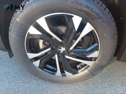 Photo 10 Peugeot 2008  PureTech 130 S&S EAT8