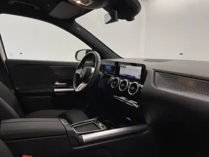 Photo 46 Mercedes GLA  200 d 8G-DCT