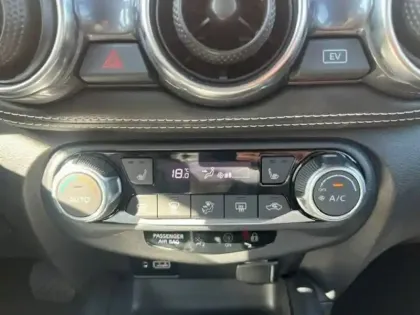 Photo 9 Nissan Juke  HYBRID 143
