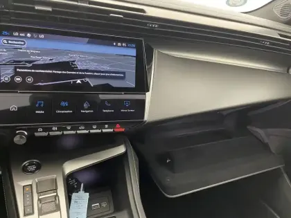 Photo 30 Peugeot 308  Electrique 54 kWh 156ch