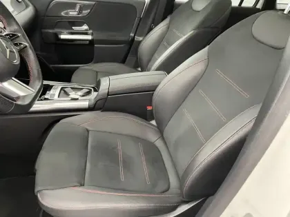 Photo 38 Mercedes GLA  200 d 8G-DCT