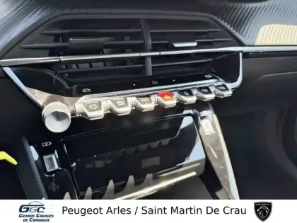 Photo 14 Peugeot 2008  PureTech 100 S&S BVM6
