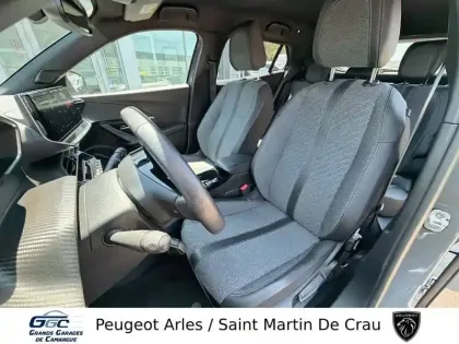 Photo 8 Peugeot 2008  PureTech 100 S&S BVM6