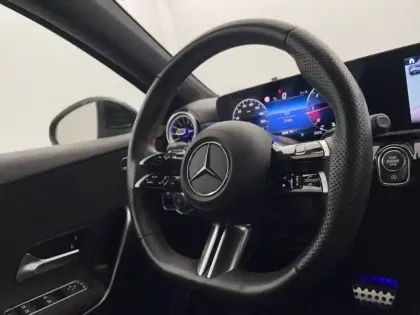 Photo 43 Mercedes Classe A  200 d
