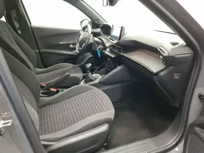 Photo 27 Peugeot 2008  PureTech 100 S&S BVM6