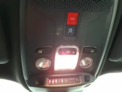 Photo 26 Peugeot 2008  PureTech 100 S&S BVM6