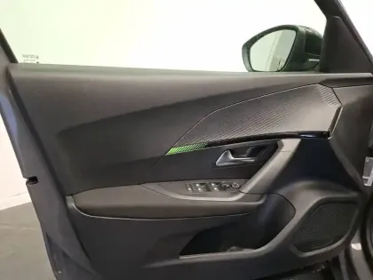 Photo 12 Peugeot 2008  PureTech 100 S&S BVM6