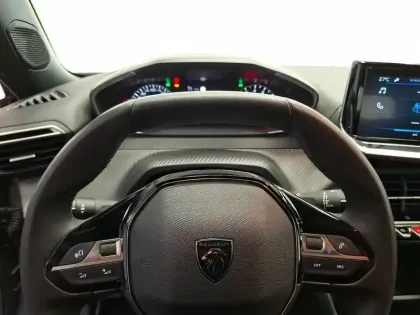 Photo 14 Peugeot 2008  PureTech 100 S&S BVM6