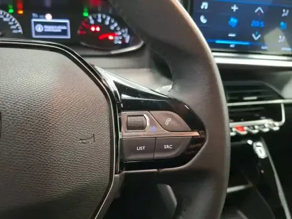 Photo 15 Peugeot 2008  PureTech 100 S&S BVM6