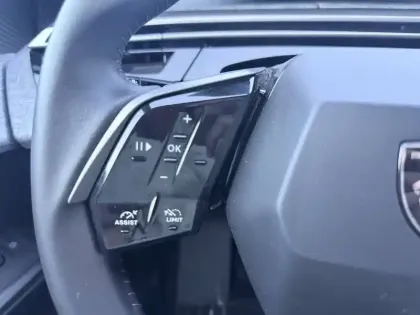 Photo 37 Peugeot 3008  Electrique 210 ch 73 kWh
