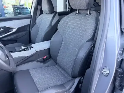 Photo 15 Peugeot 3008  Electrique 210 ch 73 kWh