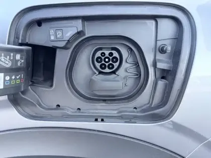 Photo 39 Peugeot 3008  Electrique 210 ch 73 kWh