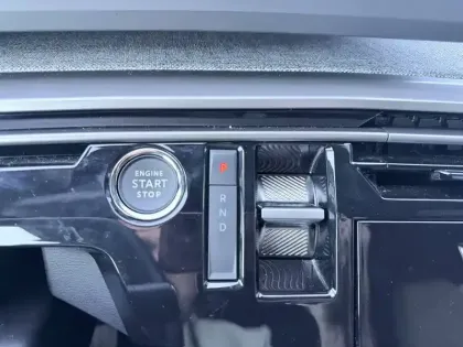 Photo 35 Peugeot 3008  Electrique 210 ch 73 kWh