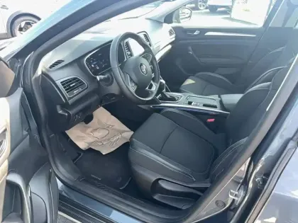 Photo 9 Renault Megane  IV Berline TCe 140 EDC