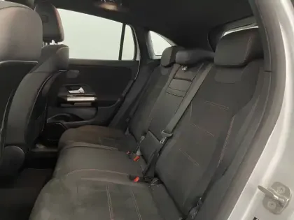 Photo 35 Mercedes GLA  250 e 8G-DCT