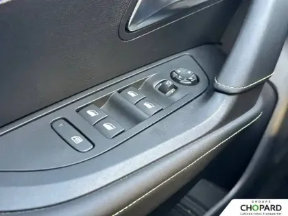 Photo 21 Peugeot 2008  Hybrid 136 e-DCS6