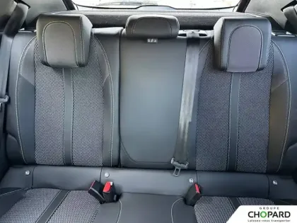 Photo 40 Peugeot 2008  Hybrid 136 e-DCS6