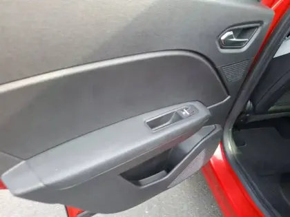 Photo 14 Renault Captur  E-Tech hybride rechargeable 160