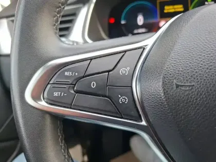 Photo 37 Renault Captur  E-Tech hybride rechargeable 160