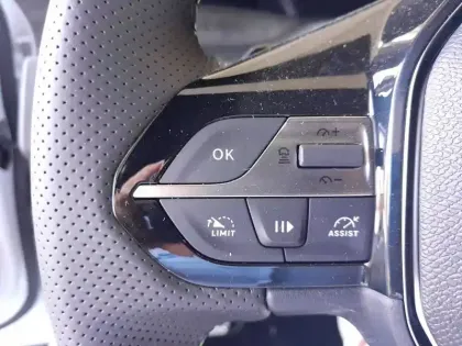 Photo 11 Peugeot 408  Hybrid 145 e-DCS6