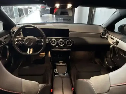Photo 10 Mercedes CLA  200 d Coupé AMG Line