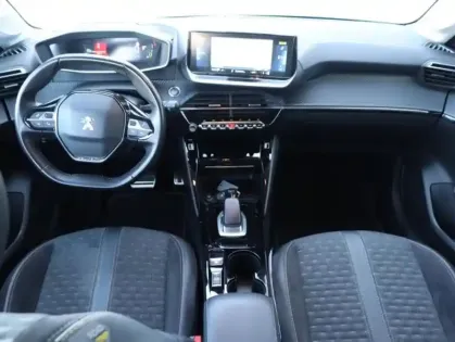 Photo 7 Peugeot 208  e- 136ch Roadtrip