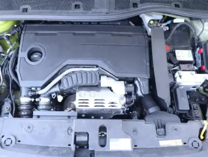 Photo 11 Peugeot 208  1.2 Hybrid 110ch Style e-DCS6