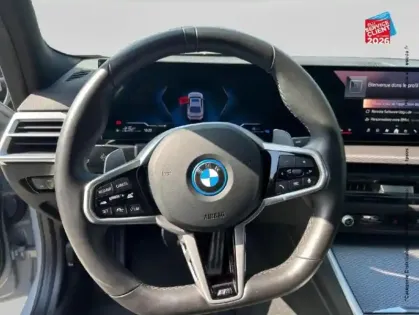 Photo 26 BMW Serie 3 Série 3 330eA 292ch M Sport