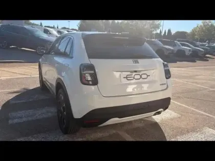 Photo 7 Fiat 600  1.2 Hybrid Turbo 145ch La Prima eDCT6