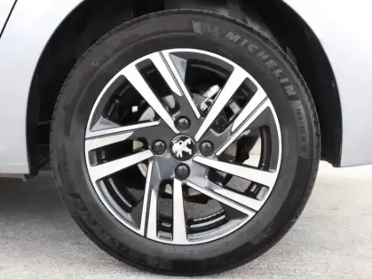 Photo 10 Peugeot 208  1.2 PureTech 100ch S&S Allure Pack EAT8