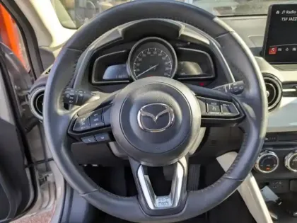 Photo 10 Mazda 2 Mazda  1.5 e-SKYACTIV G M Hybrid 90ch Centre-Line 03