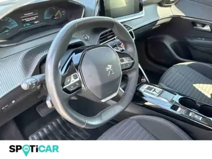 Photo 11 Peugeot 208  e- 136ch Style