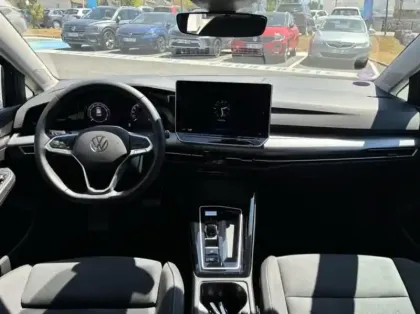 Photo 9 Volkswagen Golf  1.5 eTSI EVO2 116ch Style DSG7