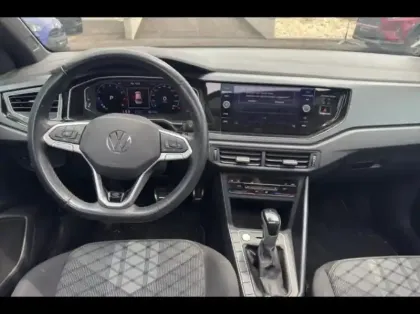 Photo 11 Volkswagen Taigo  SUV 1.5 TSI 150ch R-Line DSG7 Gris clair